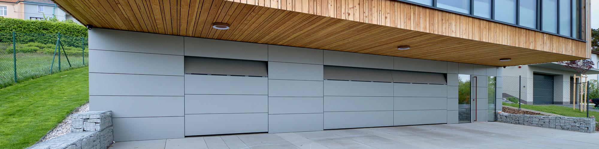 Fasádní vrata TRIDO